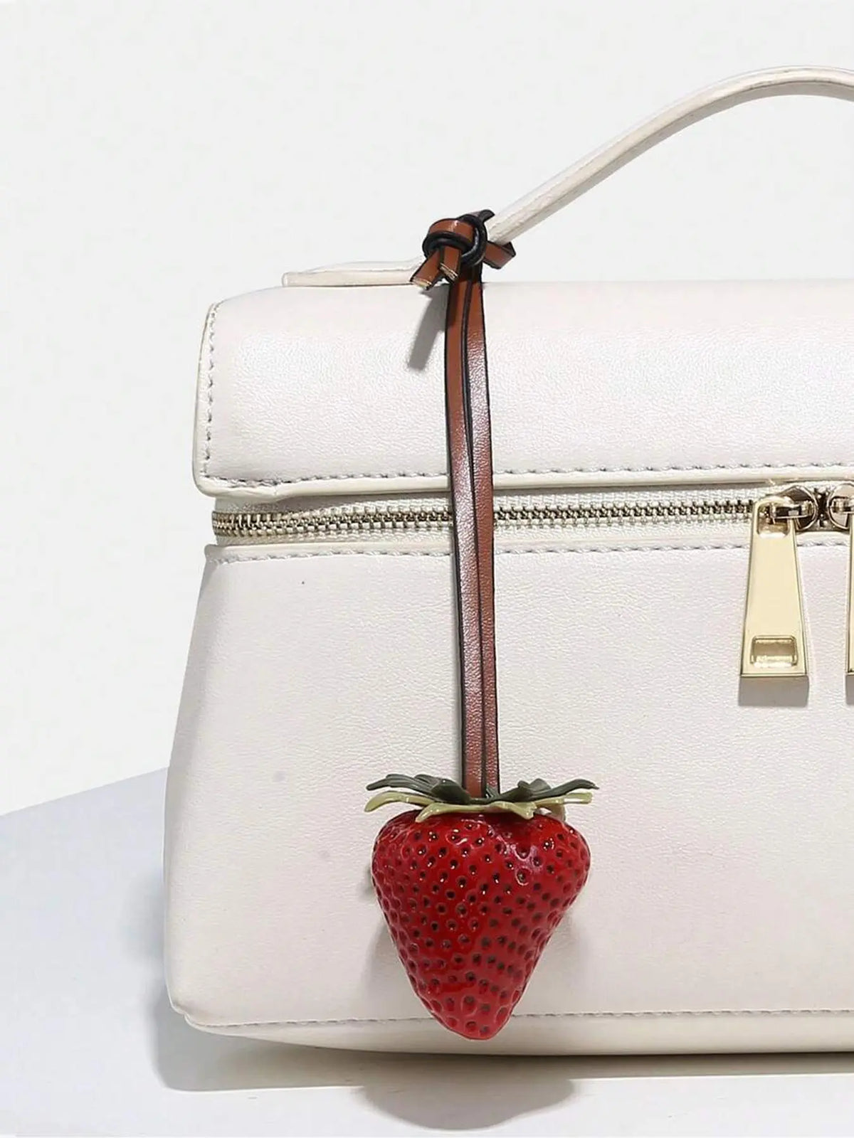 Cherry Keychain, Keychain Accessories, Girly Keychain for Bags, Women's Bag Pendant, Fashion Trend Exquisite Pendant, Women's Backpack Elegant Pendant, Suitable for Valentine's Day and Christmas Gift for Friends
